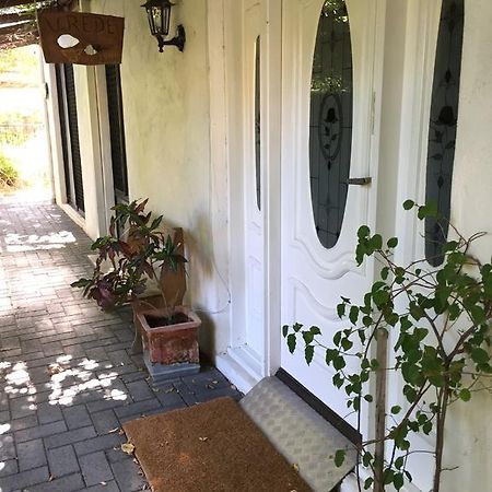 Aarn House B&B Airport Accommodation Perth Bagian luar foto