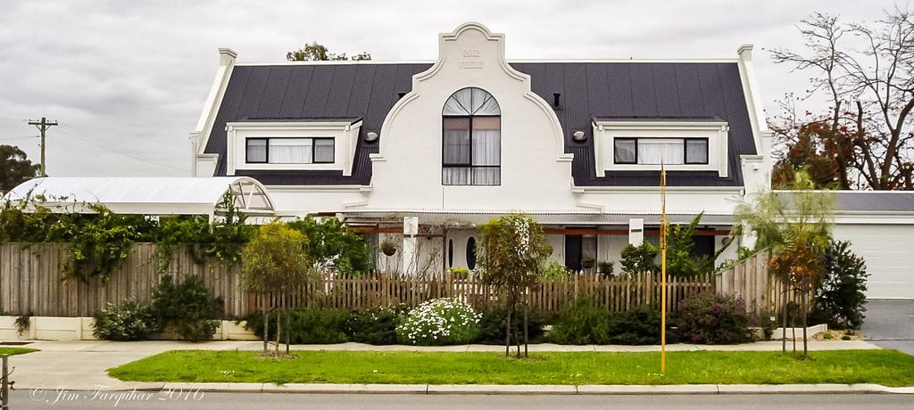 Aarn House B&B Airport Accommodation Perth Bagian luar foto