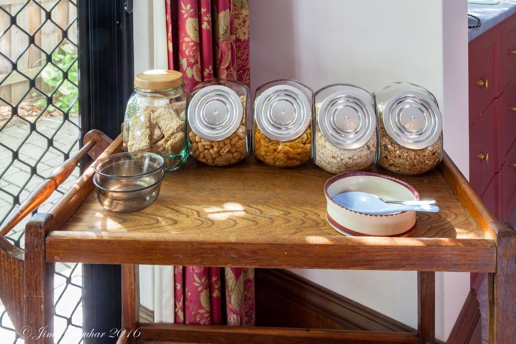 Aarn House B&B Airport Accommodation Perth Bagian luar foto