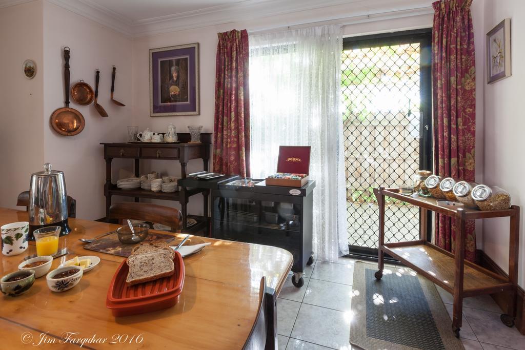 Aarn House B&B Airport Accommodation Perth Bagian luar foto