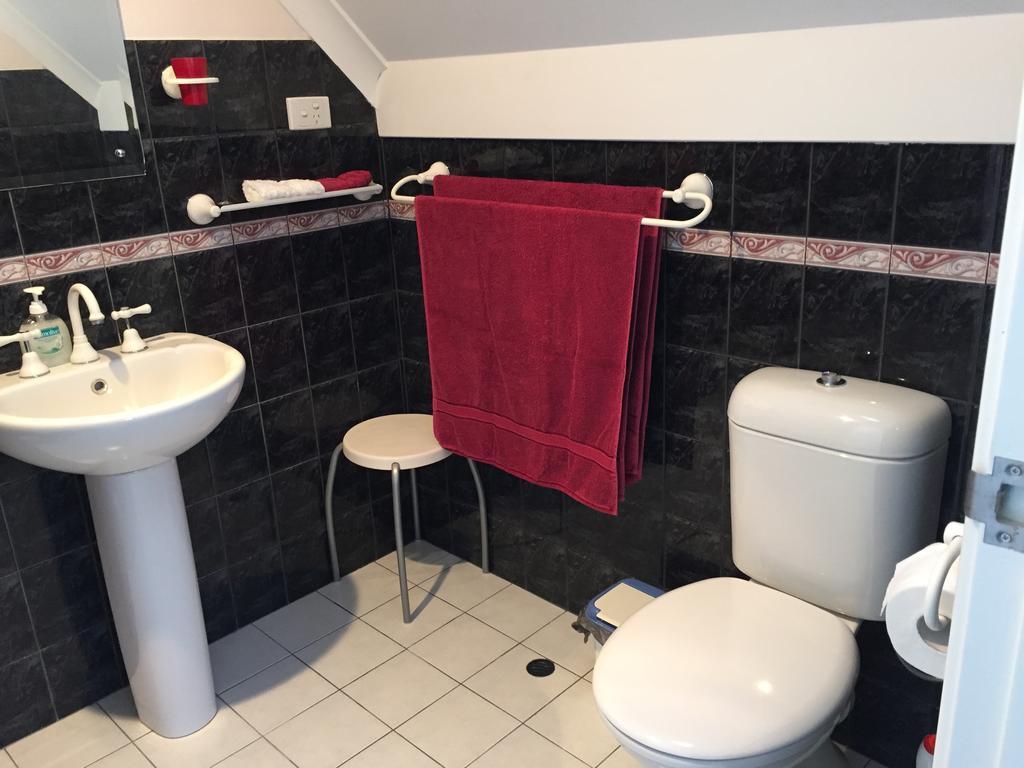 Aarn House B&B Airport Accommodation Perth Bagian luar foto