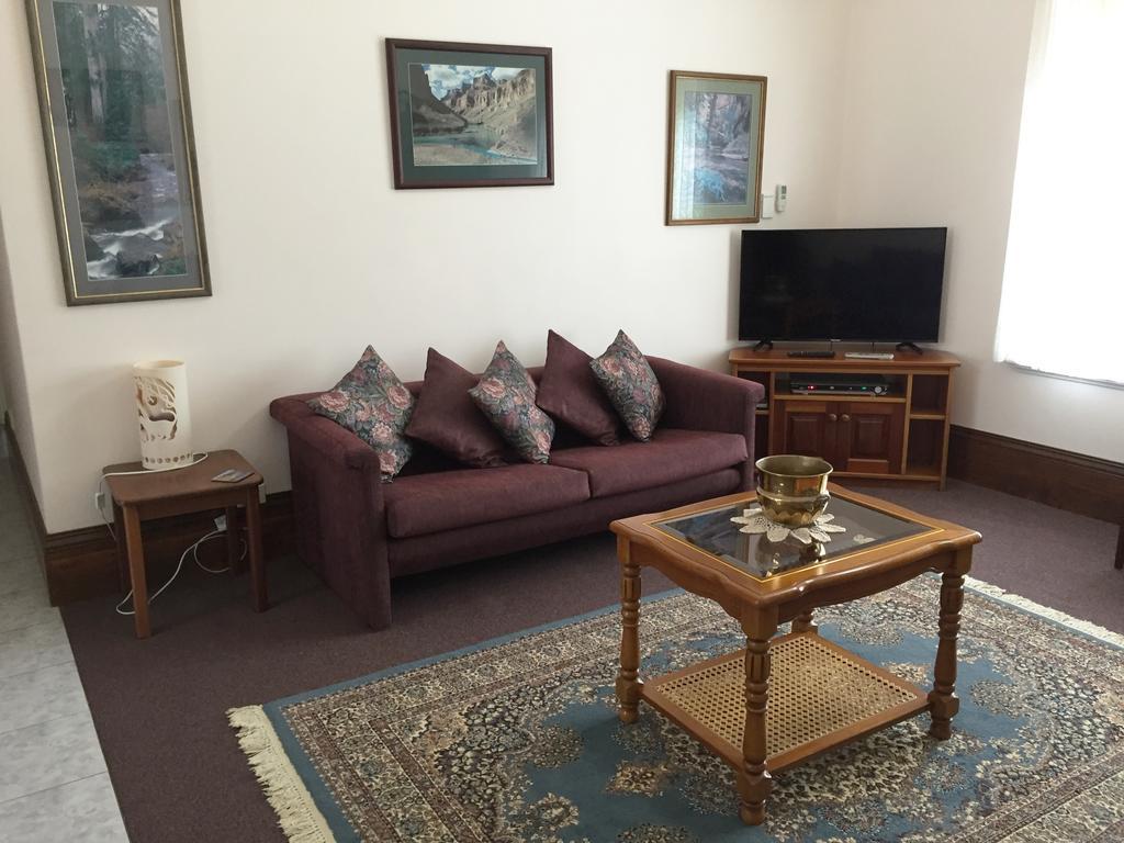 Aarn House B&B Airport Accommodation Perth Bagian luar foto