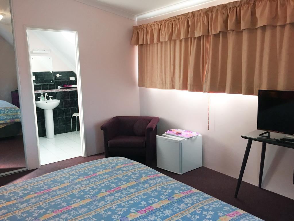 Aarn House B&B Airport Accommodation Perth Bagian luar foto