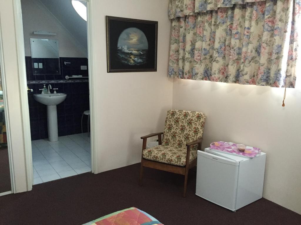 Aarn House B&B Airport Accommodation Perth Bagian luar foto