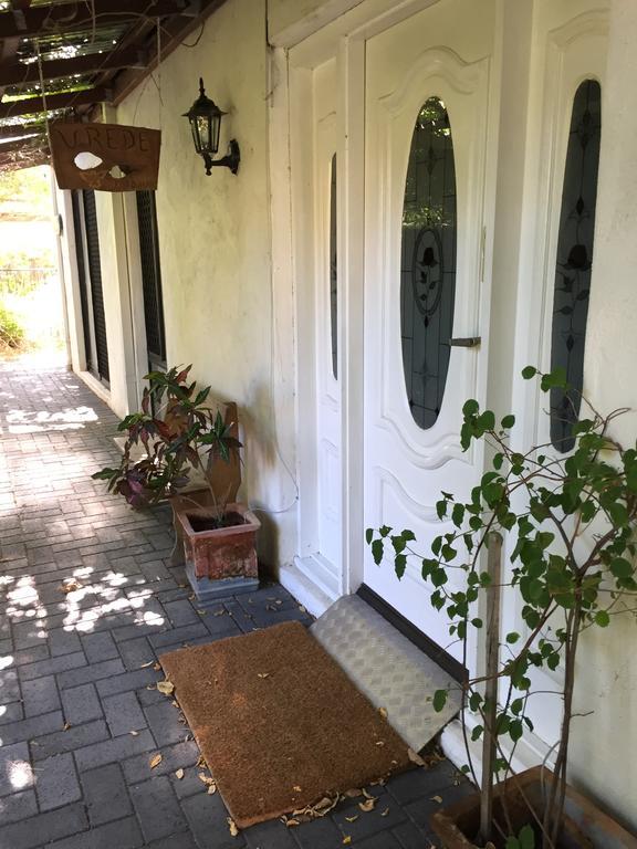 Aarn House B&B Airport Accommodation Perth Bagian luar foto
