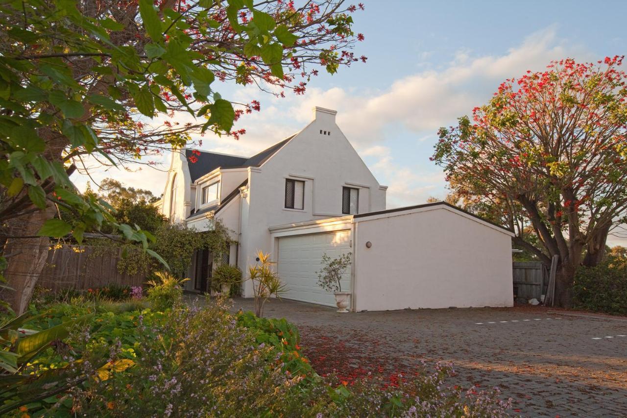 Aarn House B&B Airport Accommodation Perth Bagian luar foto